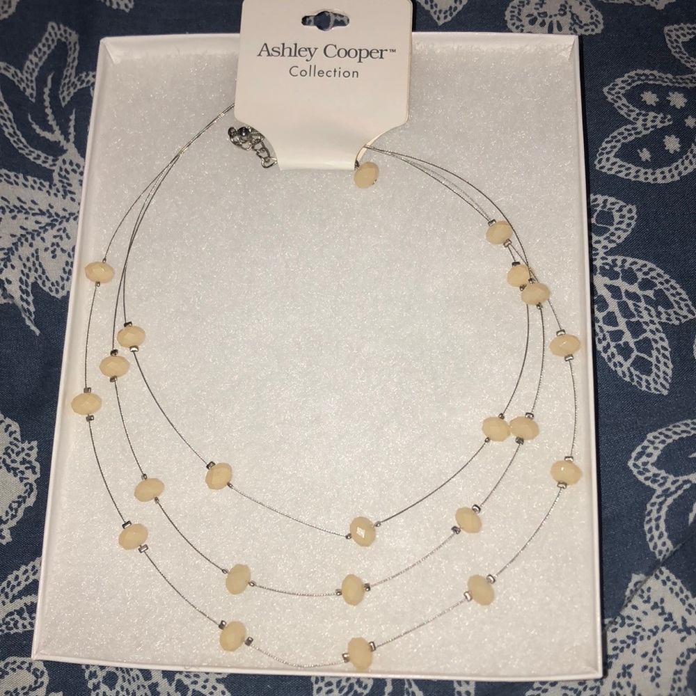 Nude layered necklace